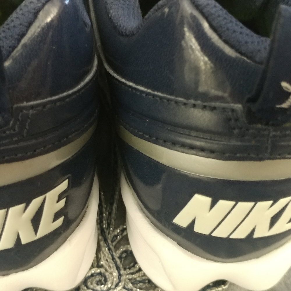 💥NWT💥 Ladies Nike Baseball Cleats - Picture 8 of 8